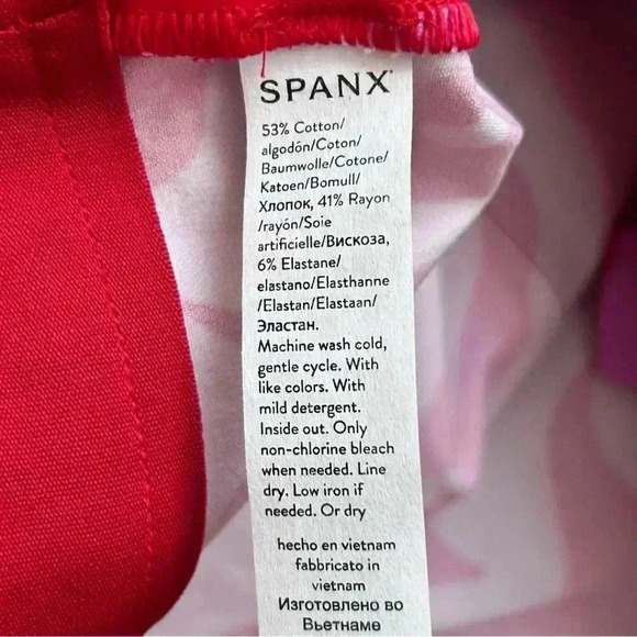 Spanx On The Go Print 4 Inch Shorts - Picture 5 of 6
